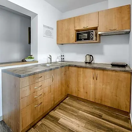 База відпочинку Dworek Nad Bialka Apartamenty-pokoje-bialka Tatrzanska-czarna Gora